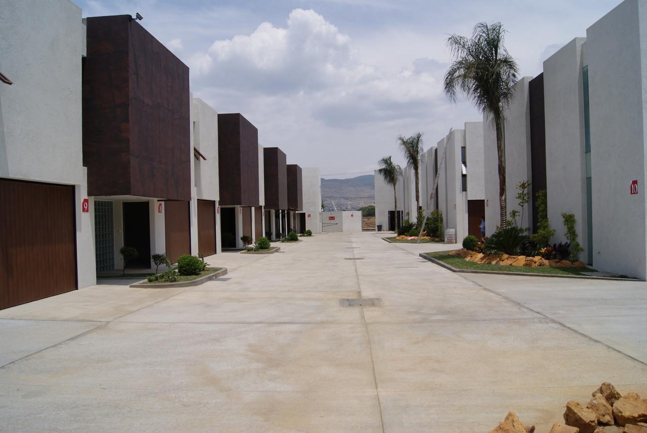 Auto Hotel Las Maravillas Santa Cruz Xoxocotlán Exterior foto